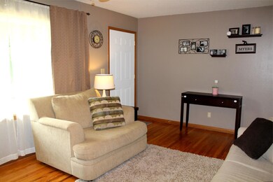 LIVING ROOM2