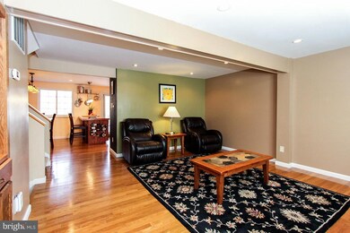 2309 Middle Creek Ln, Reston, VA 20191 - photo 3