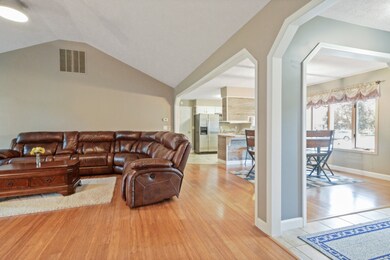 2410 Spring Grove Dr, Kokomo, IN 46902 - photo 3