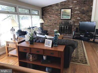 2947 Viewpoint Rd, Alexandria, VA 22314 - photo 3