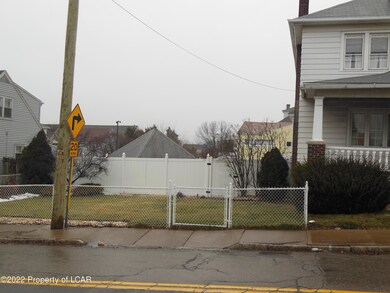 1034 Scott St, Wilkes Barre, PA 18705 - photo 3