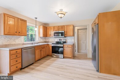 2039 Foxwood Dr, Columbia, PA 17512 - photo 2