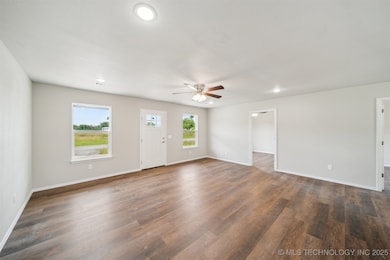 112 E Loy Ave, Chouteau, OK 74337 - photo 2