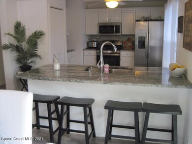 Kitchen Breakfast Bar
