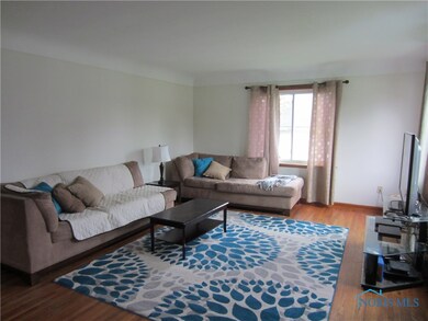 304 Erie St, Woodville, OH 43469 - photo 2