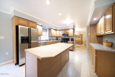 149 Lakeview Cir, Hawley, PA 18428 - photo 6