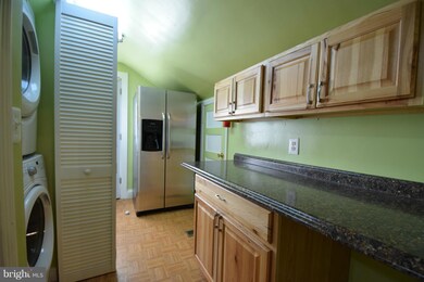 7007 Windsor Mill Rd unit B, Gwynn Oak, MD 21207 - photo 7