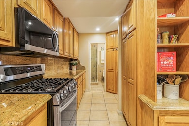 833 S Kouri Ln, Anaheim, CA 92804 - photo 5