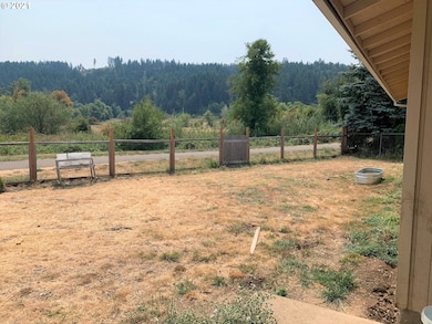 385 S Grove Ln, Sutherlin, OR 97479 - photo 3