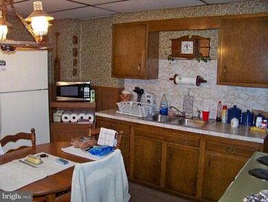 236 Brown St, Tamaqua, PA 18252 - photo 7