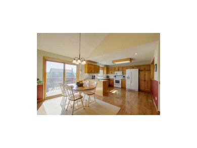 Spacious & Sunny Eat-in Kitchen