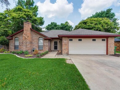 3705 Wheaton Dr, Bedford, TX 76021 - photo 2