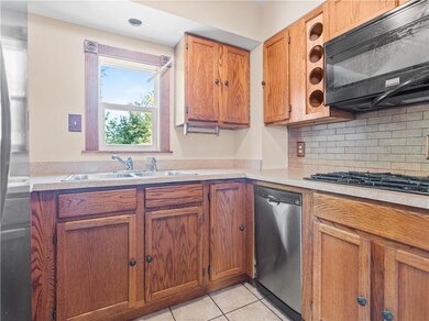 62 Branch St, Pawtucket, RI 02860 - photo 4