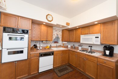 5250 W Oakdale Ave, Chicago, IL 60641 - photo 7