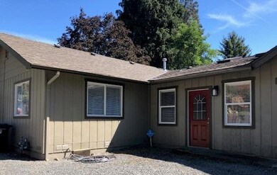 723 Pine St, Rogue River, OR 97537 - photo 2
