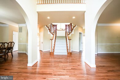 43224 Valiant Dr, Chantilly, VA 20152 - photo 2