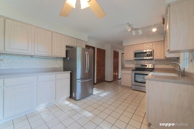 1518 S Naperville Rd, Wheaton, IL 60189 - photo 2
