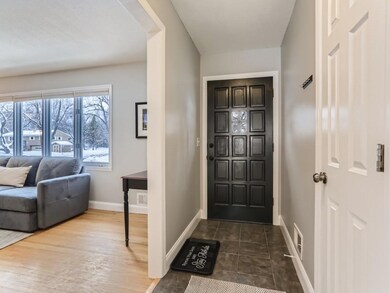 14921 Belvoir Dr, Minnetonka, MN 55345 - photo 4