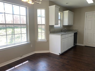 1618 W Parnell St, Denison, TX 75020 - photo 3