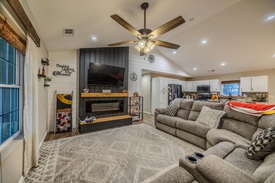 Phil Reed _ 204 Juniper Ave-29