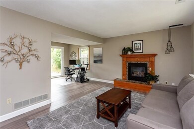 2811 SE 20th St, Des Moines, IA 50320 - photo 4