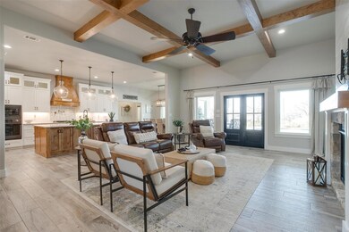 112 Maverick Ct, Granbury, TX 76049 - photo 7