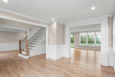 8 Sebree Place, Plainview, NY 11803 - photo 6