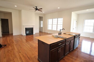 9 Frankie Ln, Clifton Park, NY 12065 - photo 6