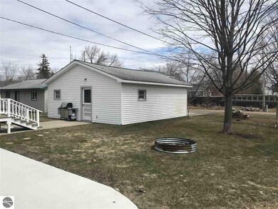 407 Pine St, Elk Rapids, MI 49629 - photo 5
