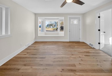 818 E 25th Ct, Des Moines, IA 50317 - photo 4