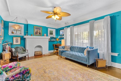 221 Chalmers St, Detroit, MI 48215 - photo 3