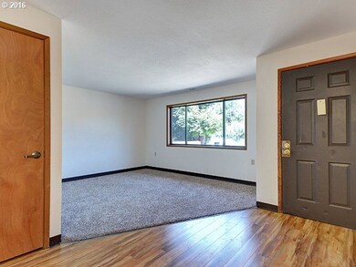 1532 E 3rd St, Newberg, OR 97132 - photo 5