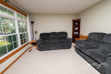 1882 Ashwood Ln, Aurora, IL 60506 - photo 2