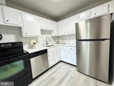 125 Clubhouse Dr SW unit 6, Leesburg, VA 20175 - photo 3