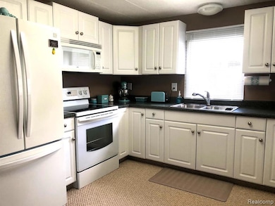 622 Cypress Ct, Jonesville, MI 49250 - photo 7