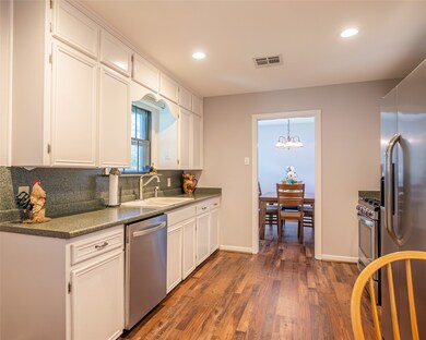 1425 Highland Dr, Bay City, TX 77414 - photo 6