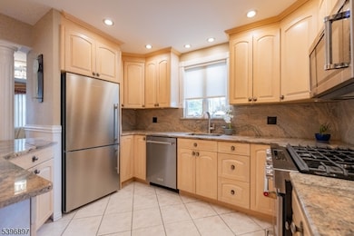 124 Lower Notch Rd, Little Falls, NJ 07424 - photo 3