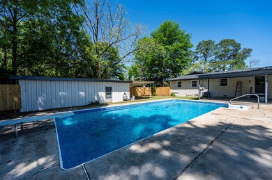 1122 Stuart Ave, Albany, GA 31707 - photo 2