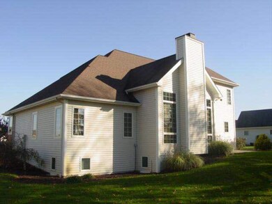 149 N Superior Ave unit Shadow Lakes, Warsaw, IN 46582 - photo 2