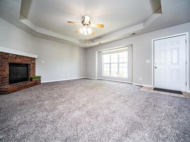 817 Coventry Ln, Raymore, MO 64083 - photo 5