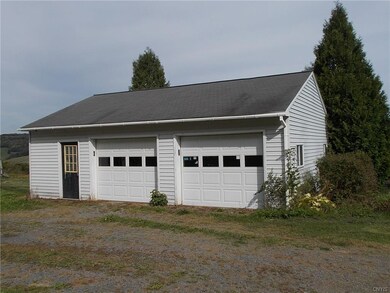 2 plus car garage for workshop +/or toys with2 gar