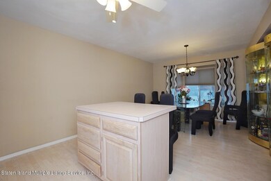 44 Linda Ln, Staten Island, NY 10312 - photo 7