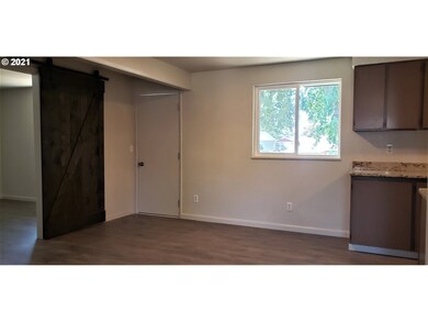 1305 SW 3rd Place, Pendleton, OR 97801 - photo 5