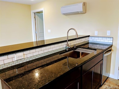 89 E Edsel Ford Fwy unit 4, Detroit, MI 48202 - photo 3