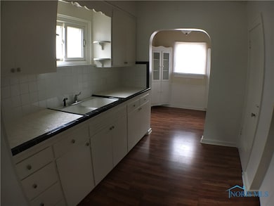 3717 Roanoke Rd, Toledo, OH 43613 - photo 3