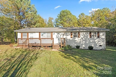 109 E Pigg St, Pageland, SC 29728 - photo 3