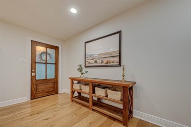 6427 Kury Ln, Houston, TX 77008 - photo 3