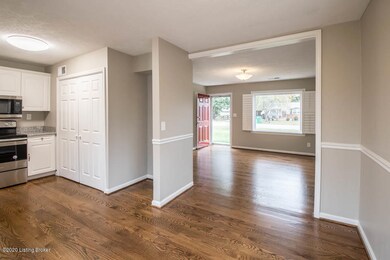 6103 Herron Ct, Louisville, KY 40229 - photo 7