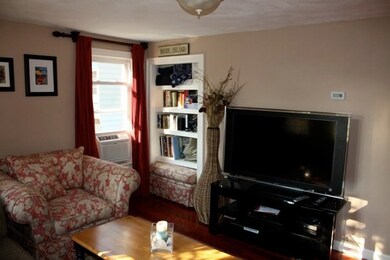 12 Third School St unit 1, Bristol, RI 02809 - photo 4