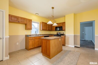 532 17th Ave, Moline, IL 61265 - photo 3